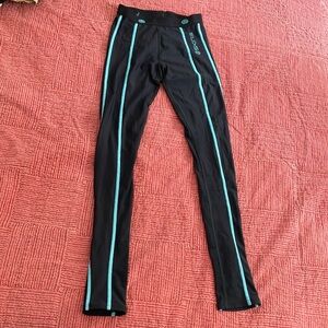 Skins Women's stretchy tactel workout pants / Leggings